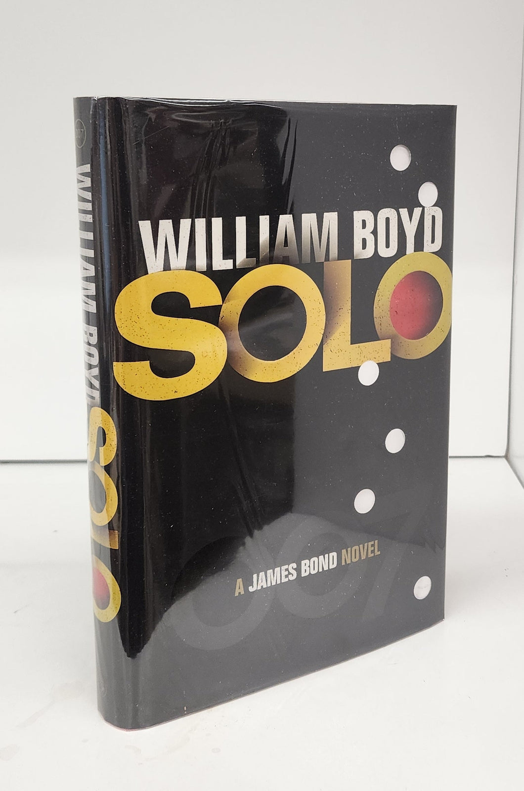 Solo (A James Bond Novel)