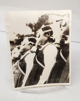 Photo of Tokyo teenagers wearing gas masks