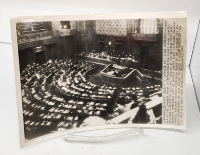 Photo of first session of Japanese Diet since surrender, 1945