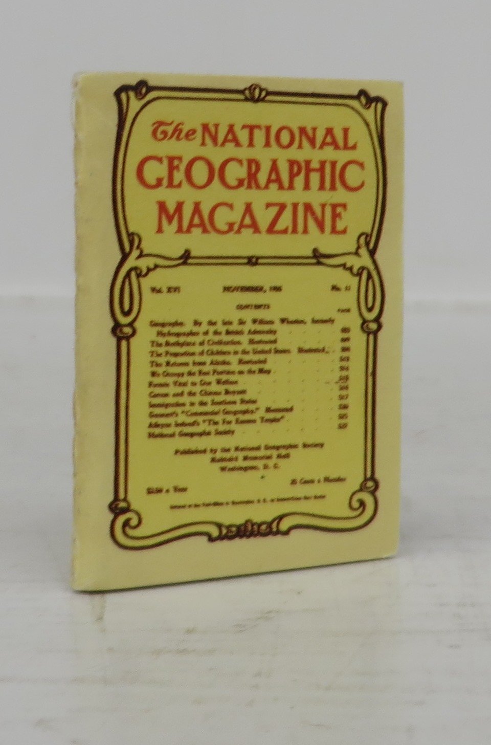 The National Geographic Magazine (Miniature book)