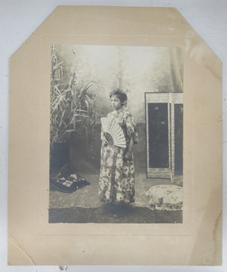 Photo of girl in Japanese dress